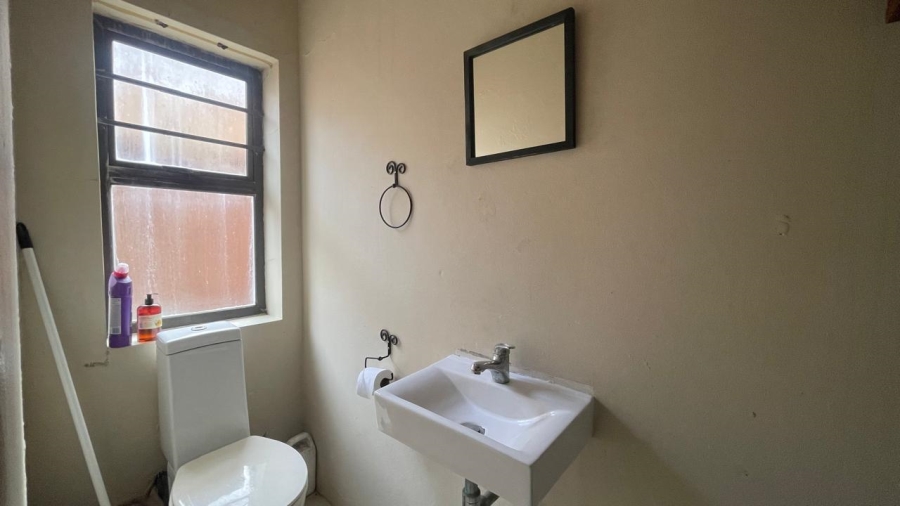 4 Bedroom Property for Sale in Blue Bend Eastern Cape